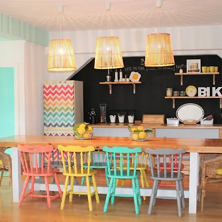 Hostel Byseacle - Lisbon Bike & Surf Camp *